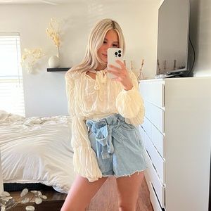 River Island Cream Crop Blouse with adjustable Neck tie. Size UK 8, US 4.